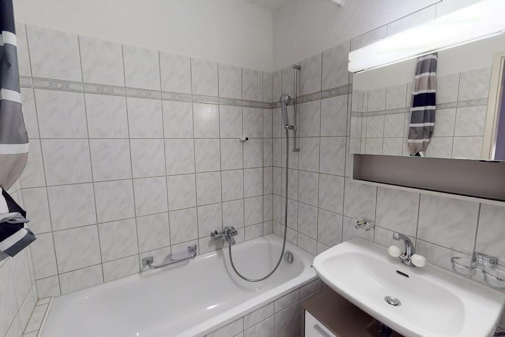 Bright 1 Bedroom Flat In The City Centre Zurich Bagian luar foto